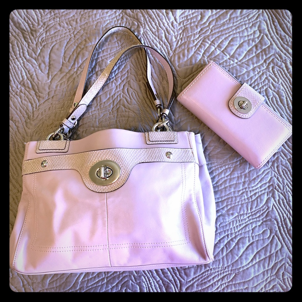 Coach Lavender Leather Shoulder Bag & Wallet Set